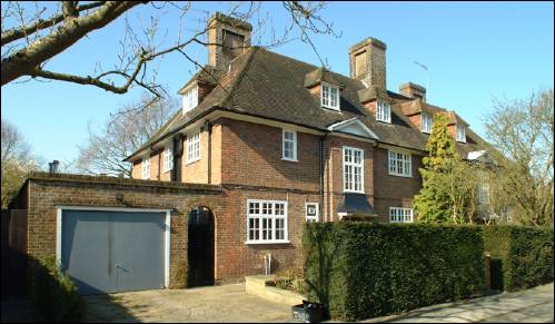 12 Meadway Close a